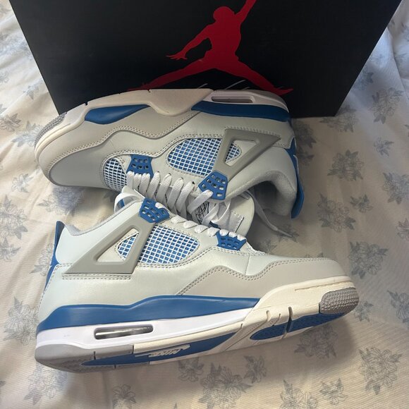 Air Jordan 4 Retro Army Blue Sneakers - Picture 5 of 6